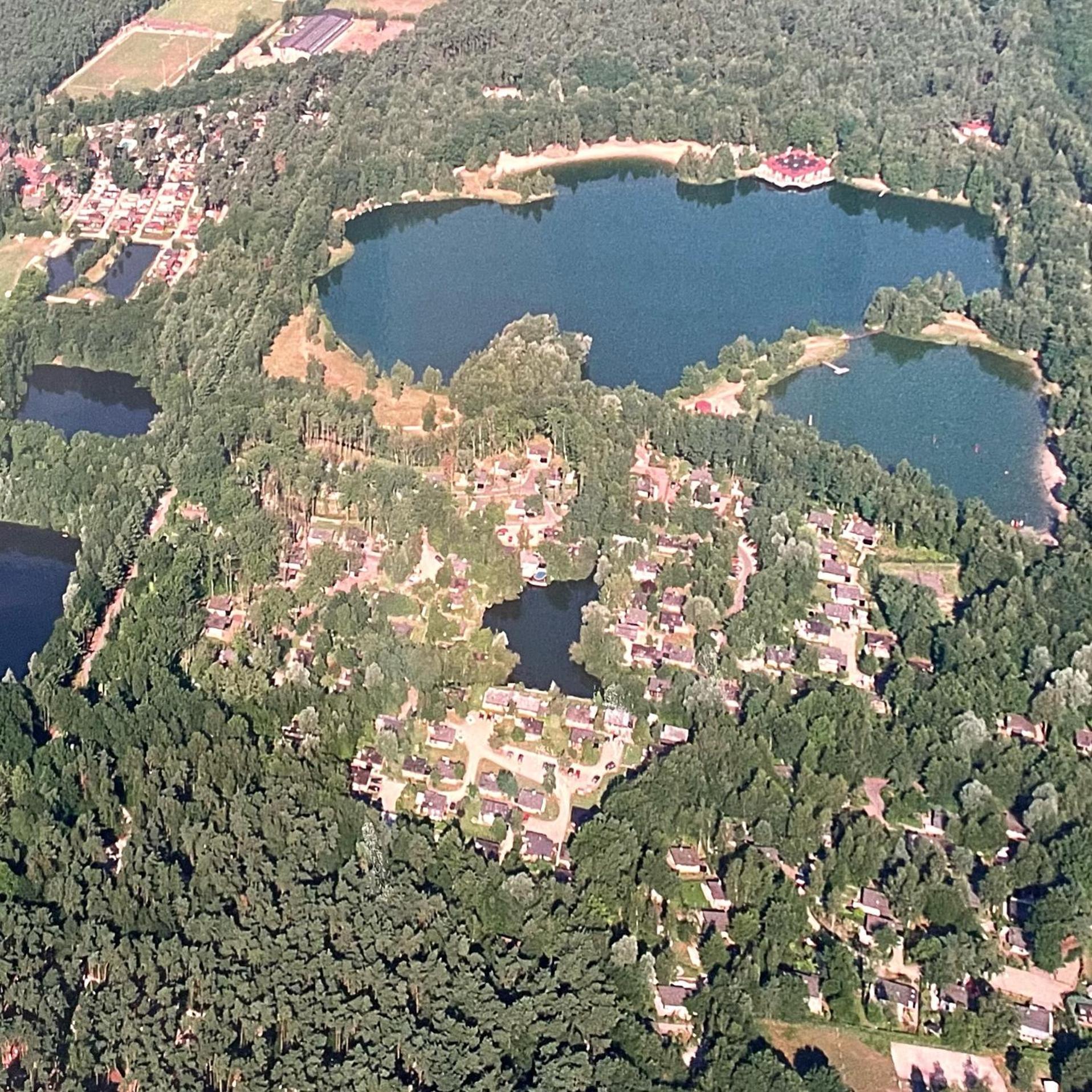 Boshuisje Pinus Sonnevijver Residences Lanaken Esterno foto